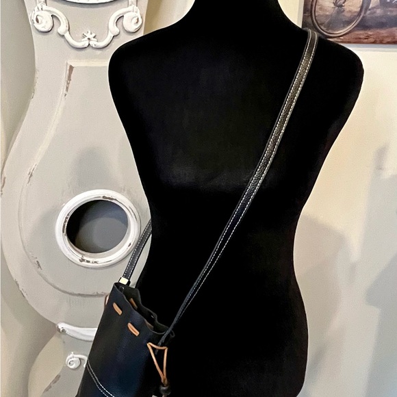Top Grain Leather Boho Black Crossbody/Shoulder Drawstring Bucket Pouch Bag NWOT - Picture 7 of 12